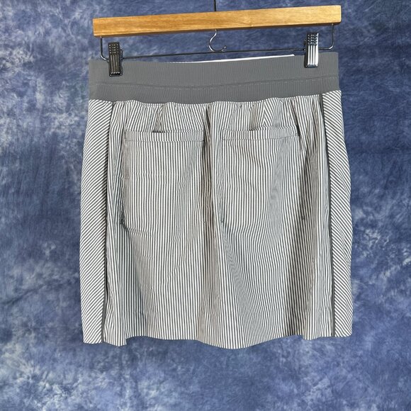 Athleta Gray & White Brooklyn Textured Striped Tennis / Golf Skort Sz 4 - Picture 3 of 4